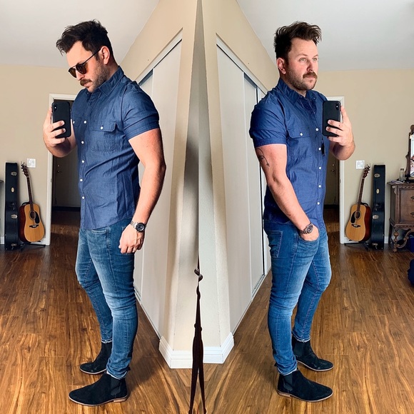 • EXPRESS short sleeve shirt • - Picture 2 of 4